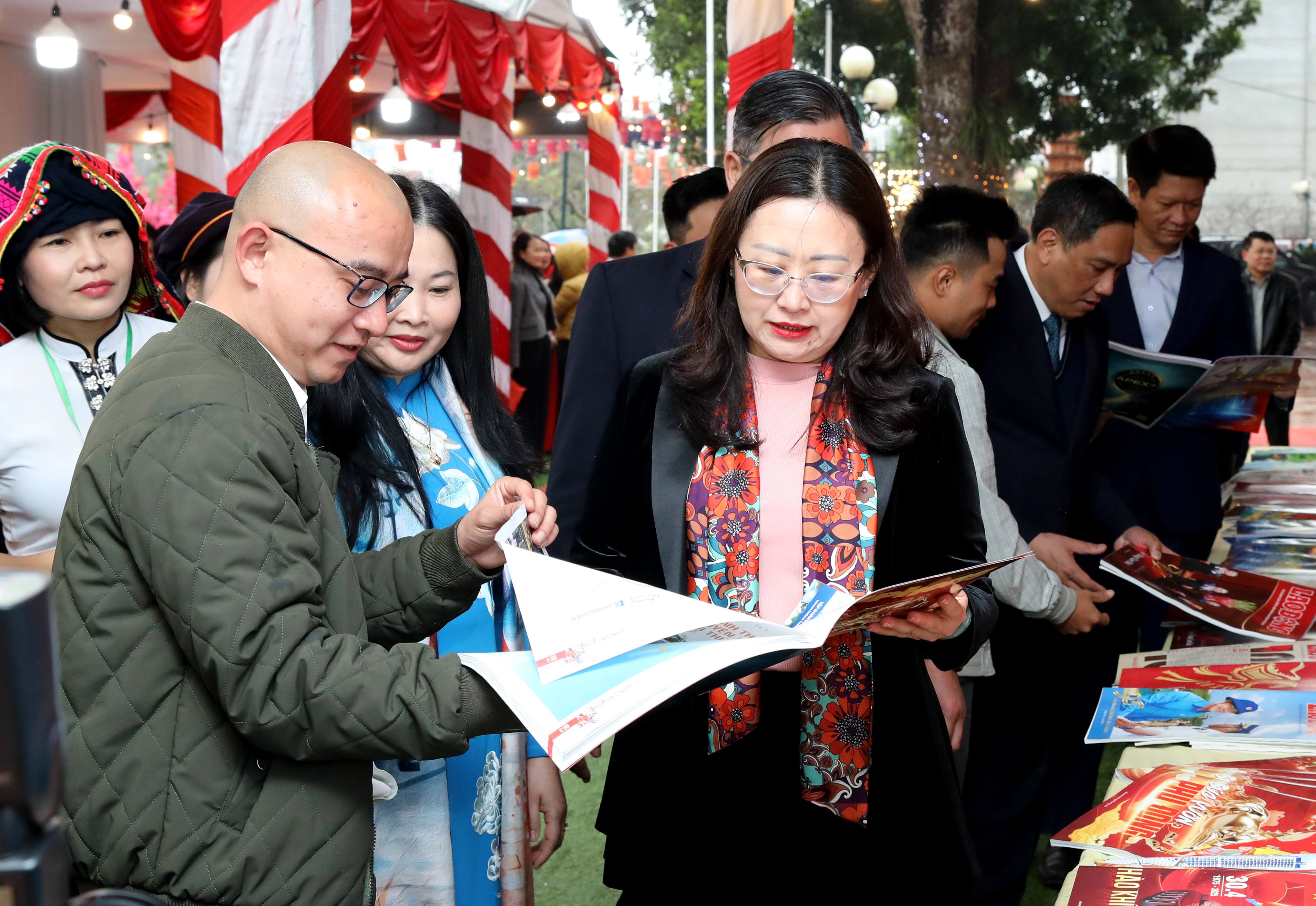 anh tin bai